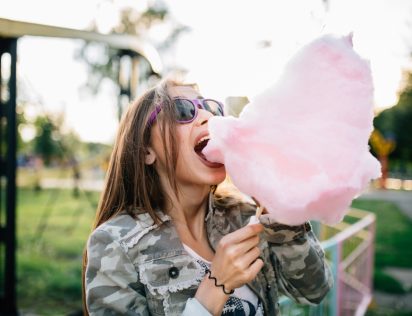 Une sucrerie sans culpabilité : la barbe à papa protéinée